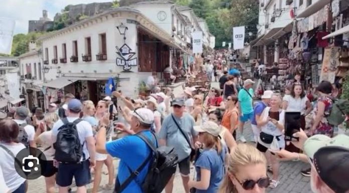 Dünya Bankası: Turizm, Arnavutluk’un güneyindeki kentleri yeniden canlandırıyor