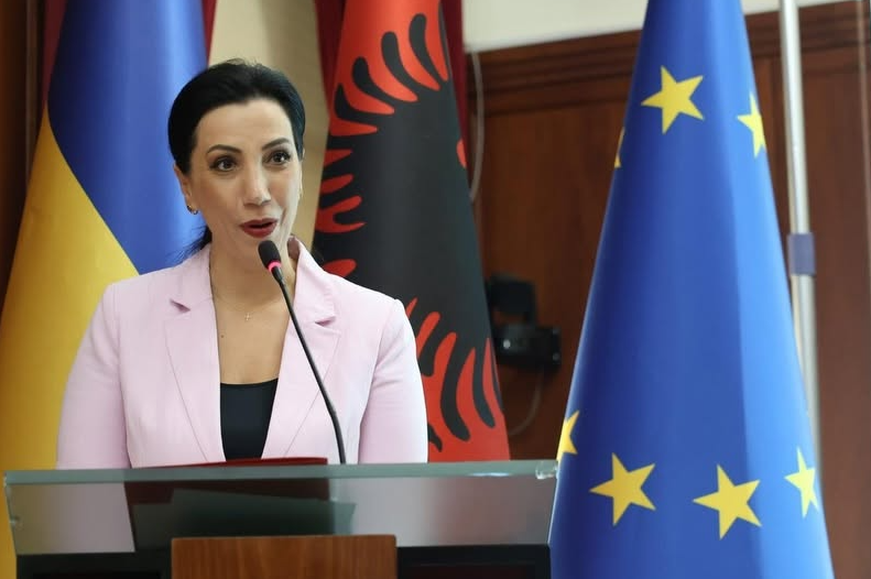 Arnavutluk Parlamentosu’nda Ukrayna Savaşı’nın İnsanî yüzünü anlatan belgesel gösterildi