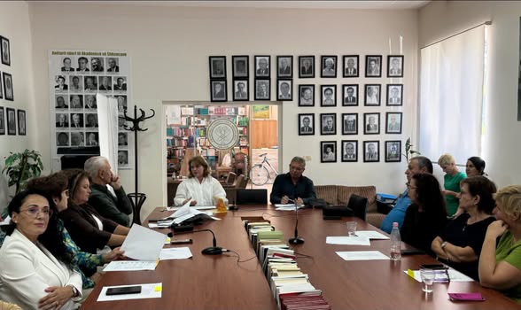 Arnavutluk Bilimler Akademisi’nin sosyal medyada iletişim konferansı