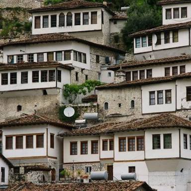 Berat: Taşların, tarihin ve kültürlerin buluştuğu UNESCO kenti