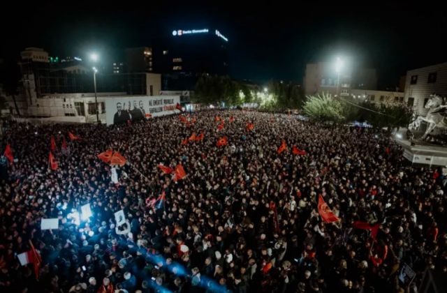 “Benim adıma değil” – UÇK’nin eski yöneticilerine destek protestosunun 10. günü