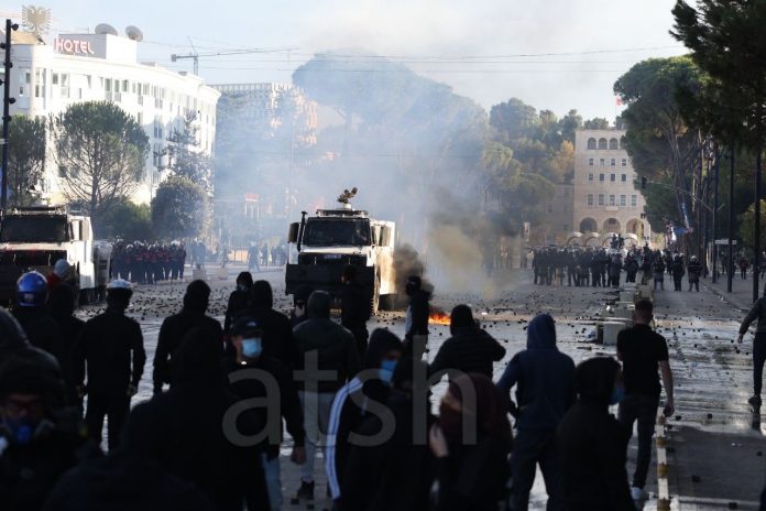 Dünkü protestonun ardından 21 kişi sağlık hizmeti aldı