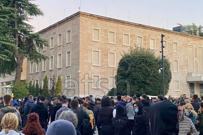 Eylül ayına kadar Arnavutluk’u 17 milyondan fazla kişi ziyaret etti; bunların yaklaşık 10 milyonu yabancı turistlerden oluştu