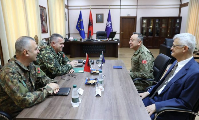 Kingji, KFOR Komutanı ile bir araya geldi. Görüşmede Kosova ve bölgedeki güvenlik durumu ele alındı