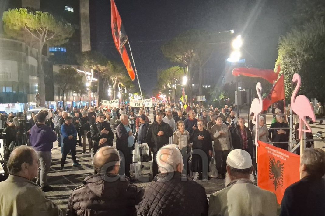 Tiran’da  vatandaş protestoları 133. gününde