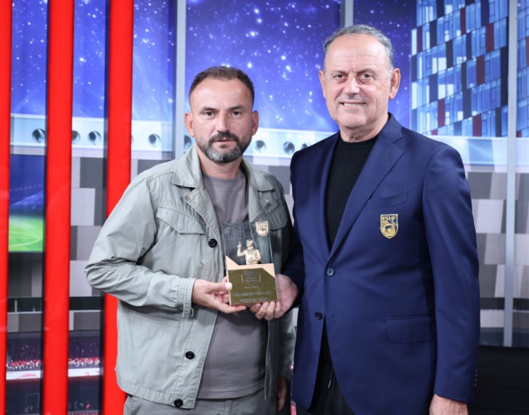 Edlir Tetova, eylül ayının teknik direktörü seçildi