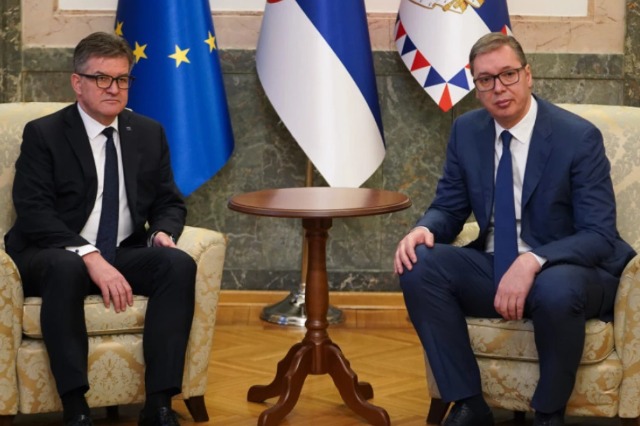 Vuçiq takim me Lajçak: Të mbahen sa më shpejt zgjedhjet lokale në veri të Kosovës