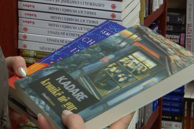 “Kukulla” e Kadaresë – libri dedikuar nënës, më i shituri në librari
