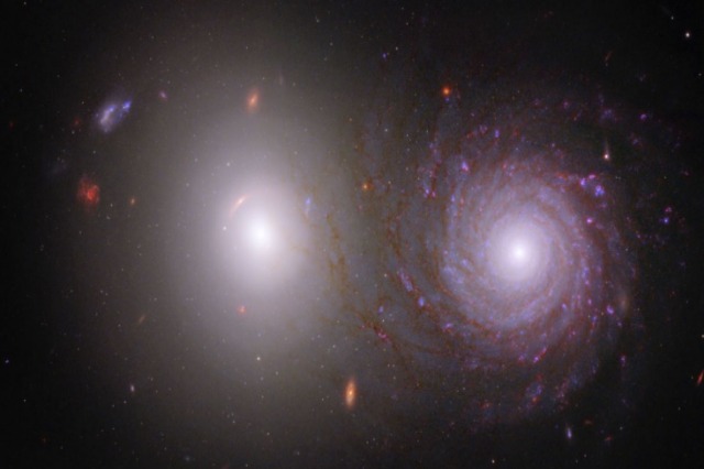 NASA publikon imazhe të reja, teleskopët Webb dhe Hubble kapin pamje mahnitëse të një “çift” galaktik