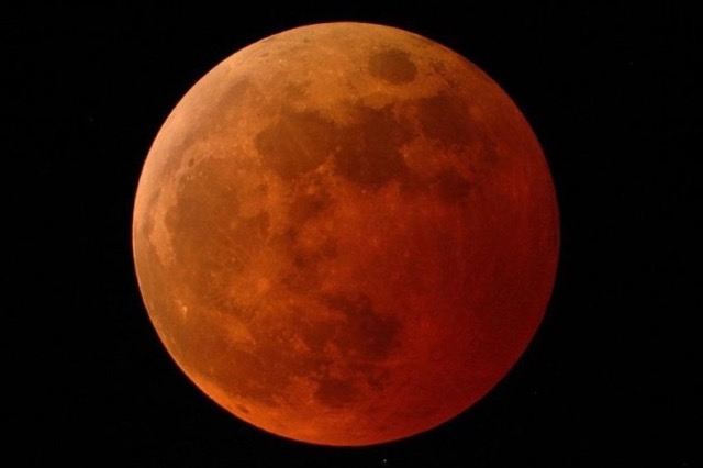 Hëna e përgjakur, çfarë nuk duhet të bëni në këtë periudhë sipas astrologut turk