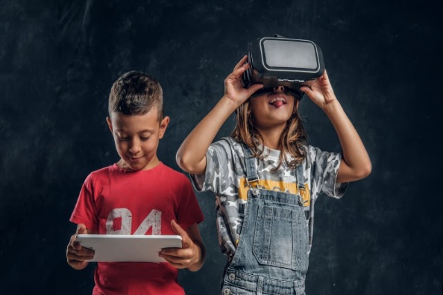 Fëmijët e lindur në kohë digjitale,  këshilla se si t’i edukoni ato në mënyrë të sigurt
