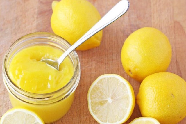 Vaj ulliri, mjaltë dhe limon, kombinimi magjik për shëndetin