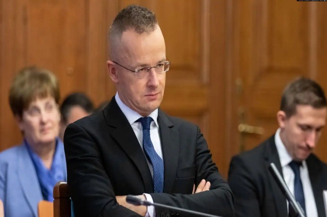 Ministri hungarez thotë se anëtarësimi i Serbisë në BE s’duhet të kushtëzohet me Kosovën