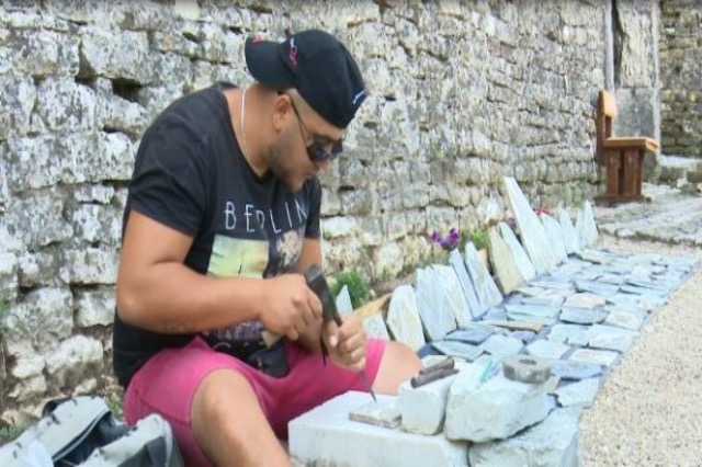 Gurgdhendësit e rinj. Enea Makri nga Gjirokastra, trashëgimtar i këtij zanati