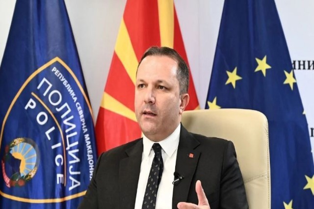Babë e bir të vrarë në Tetovë! Ministri i Brendshëm: Mosmarrëveshja për çështje pronash në familje
