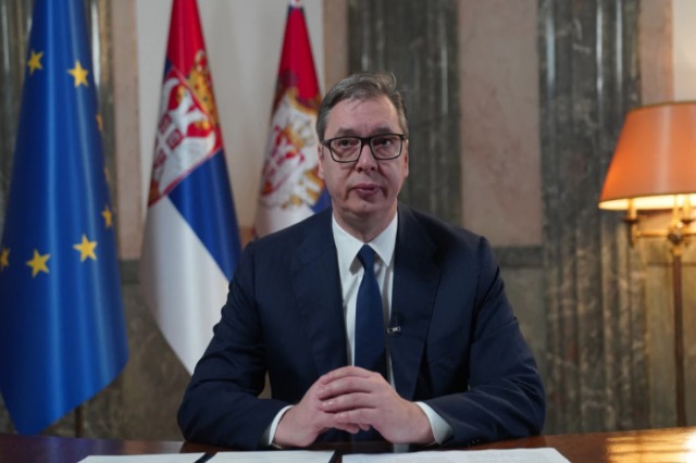 Vuçiq shpërndan Parlamentin serb, zgjedhjet parlamentare më 17 dhjetor