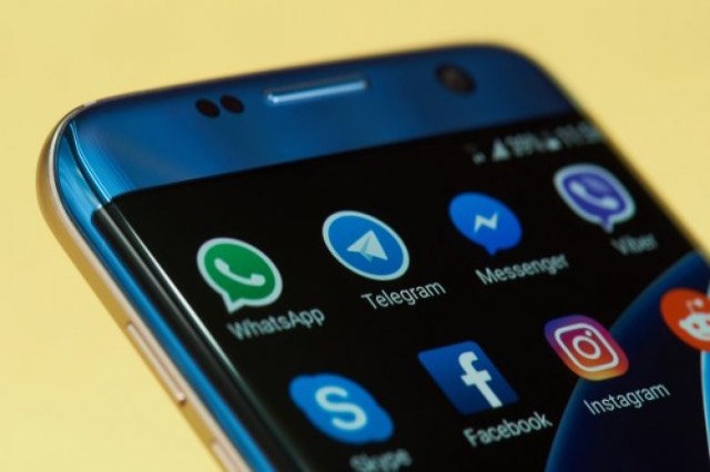 Telefoni i së ardhmes? Zbulohet smartphone i ri me një dizajn unik
