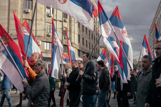 “The Guardian” artikull për Serbinë: Kapja e shtetit, një problem për Ballkanin dhe BE-në