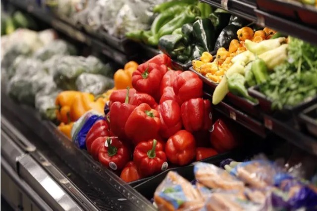 Dieta me bazë bimore mund të ulë rrezikun e kancerit të zorrëve te meshkujt