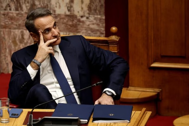 Micotakis rifreskon kabinetin pas rezultatit të papritur në zgjedhjet europiane