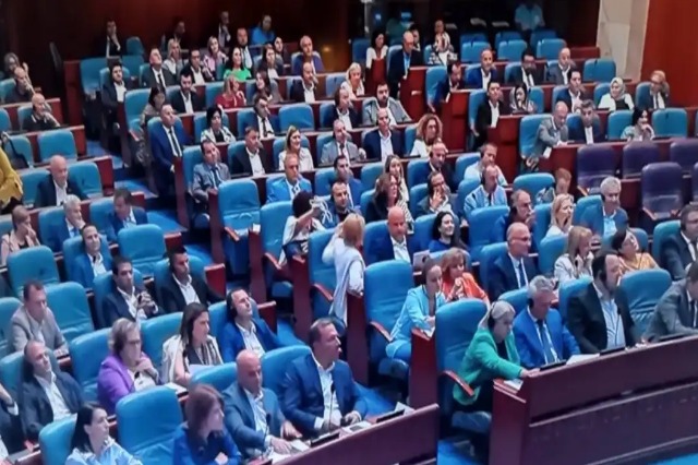 Miratohet riorganizimi i ministrive në Maqedoni të Veriut
