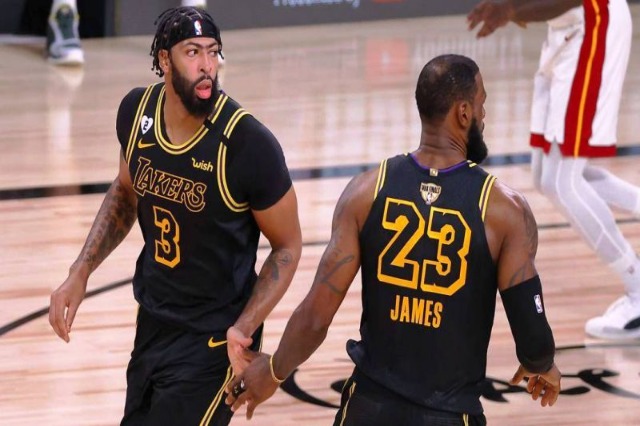 Lakers do të luajnë ndaj Miami për titullin me fanellën e Kobe
