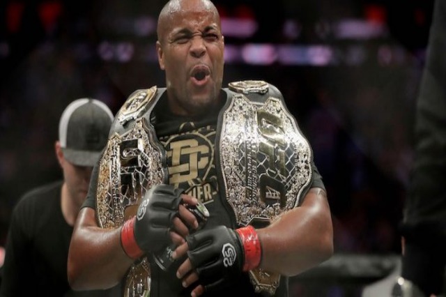 Ikona e sporteve luftarake pranë transferimit në WWE