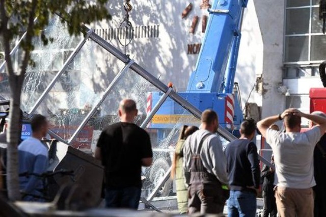 Përfundojnë kërkimet, 14 të vrarë nga shembja e çatisë së hekurudhës në Serbi