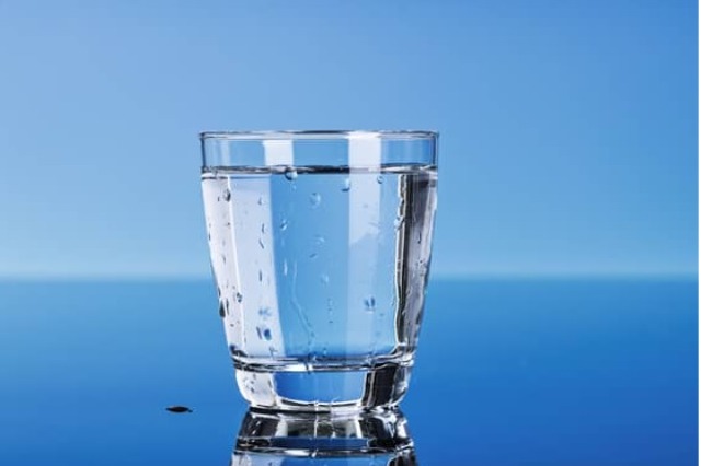 Shkencëtarët zbulojnë sasinë e duhur të ujit që duhet të konsumoni në ditë