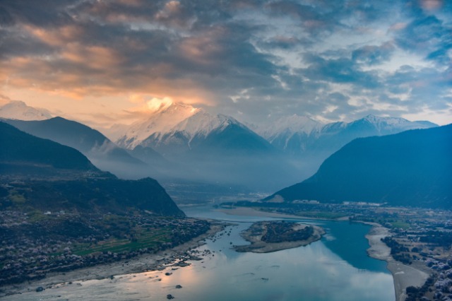 Yarlung Zangbo, kanioni më i thellë në botë, merr vlerësimin më të lartë turistik