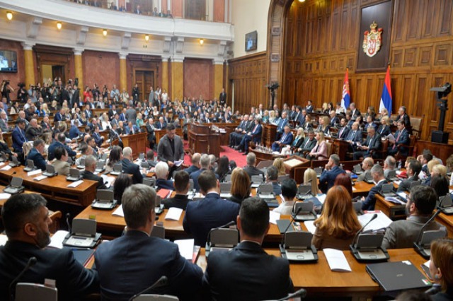 Votohet Qeveria e re e Serbisë