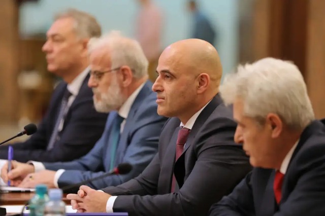 Kovaçevski jep dorëheqjen, Talat Xhaferi pritet të marrë kryeministrinë e Maqedonisë V.