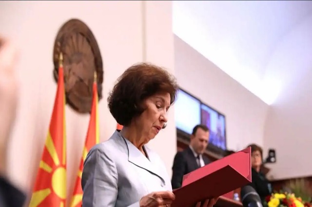 Presidentja Davkova iu referua vendit si “Maqedoni”, reagon BE: Zbatoni marrëveshjen e Prespës!