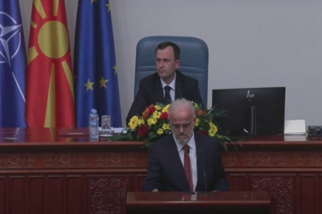 Sot votohet si kryeministër i Maqedonisë së Veriut, Talat Xhaferi flet shqip në Kuvend: Vijojmë reformat për integrimin në BE