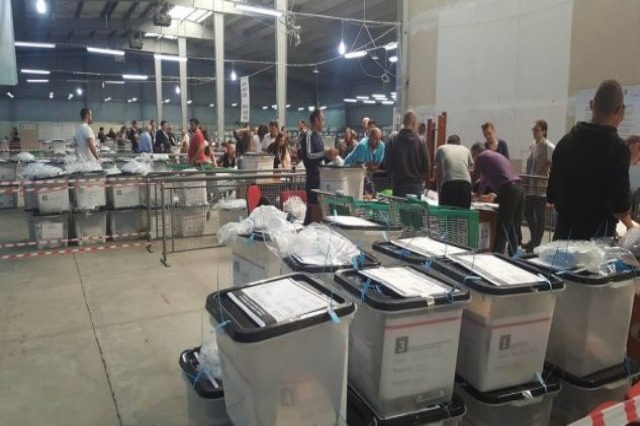 Zgjedhjet në SHBA, vazhdon numërimi i votave mes shkëmbimit të replikave
