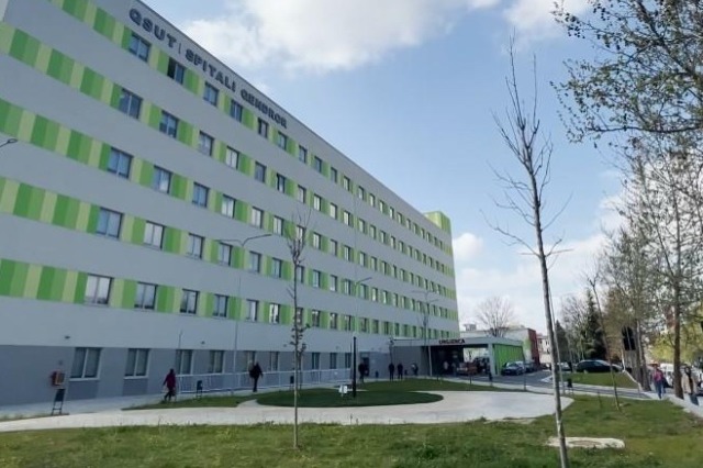 QSUT, rriten kirurgjitë e sëmundjeve tumorale – Gjata: Sot kemi 3 herë më shumë kancer të zorrës së trashë