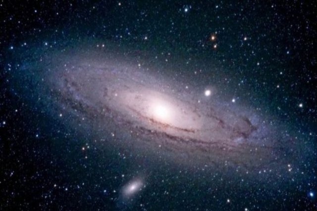 Anija kozmike 14 miliard milje larg Tokës dërgon tinguj misteriozë nga një galaktikë tjetër