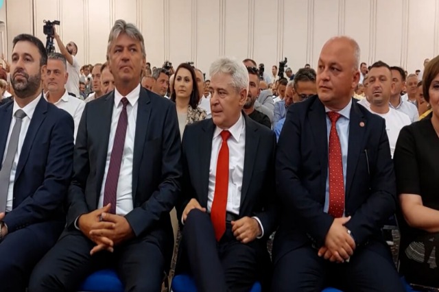 Fronti Europian nuk i përjashton protestat / Mickoski kërkon të jenë demokratike, sepse nuk do të toleronte dhunë