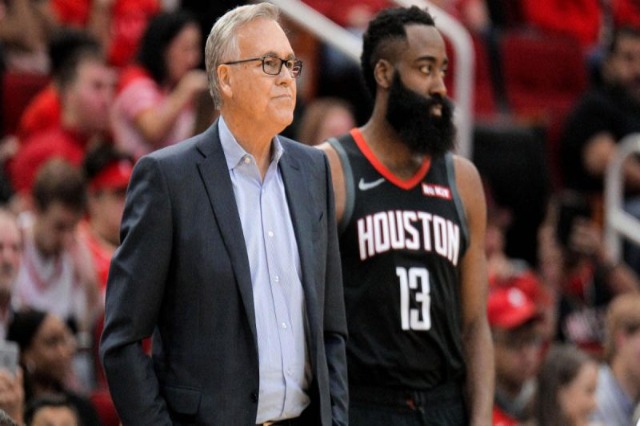 NBA: Houston mbetet pa trajner