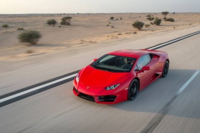 Konfiskohet Lamborghini pasi shoferi po ngiste 236 kilometra në orë