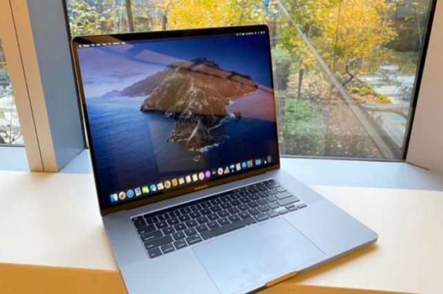 Apple zëvendëson bateritë e modeleve 2016 dhe 2017 të MacBook Pro