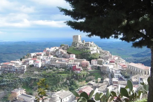 Ky qytet italian “ndalon” banorët që të sëmuren