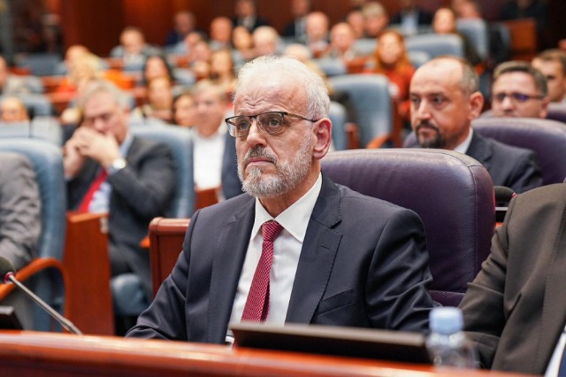 Talat Xhaferi merr detyrën si kryeministër i Maqedonisë së Veriut