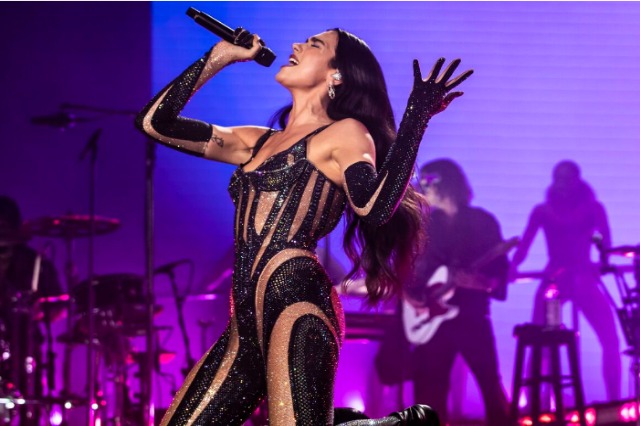 Dua Lipa performon në “Lollapalooza” në Çikago: Moment historik për karrierën time