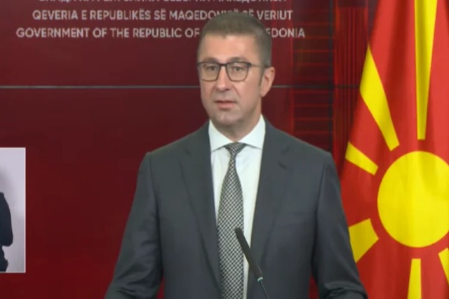 Çfarë do të ndodh me gjuhën shqipe? Mickoski: Do të respektohet vendimi i Gjykatës Kushtetuese