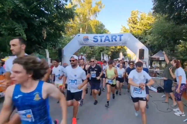 Maratona Enkelana në Pogradec/ Marrin pjesë 500 atletë nga 25 vende të botës