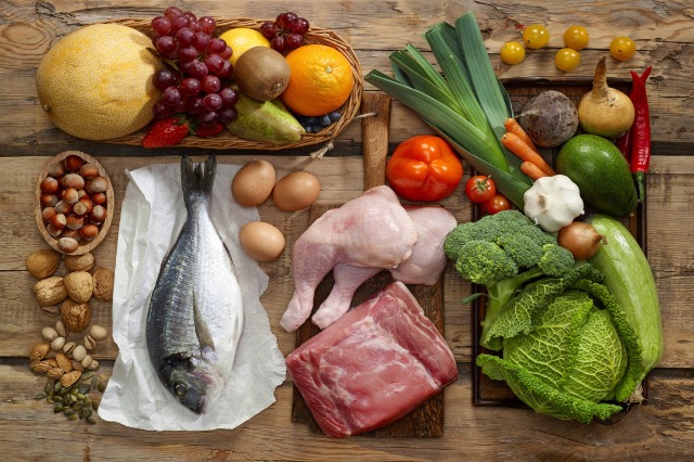 Përfitimet e ushqimeve të papërpunuara dhe të gatuara për një dietë të shëndetshme