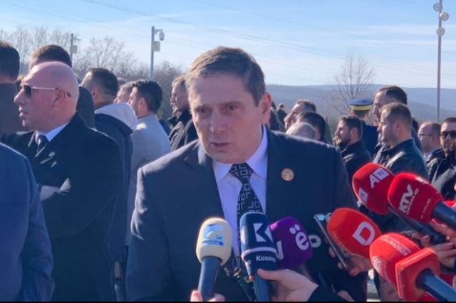 Nderoi Jasharët – Lideri i opozitës serbe pjesërisht i paralizuar pas sulmit, thotë familja