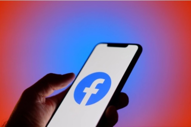 Zbulohet e vërteta mbi teorinë që Facebook ‘dëgjon përmes mikrofonit tuaj’