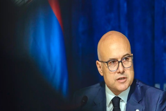 Ministri serb i Mbrojtjes, pesimist se Beogradi dhe Prishtina do të arrijnë një marrëveshje